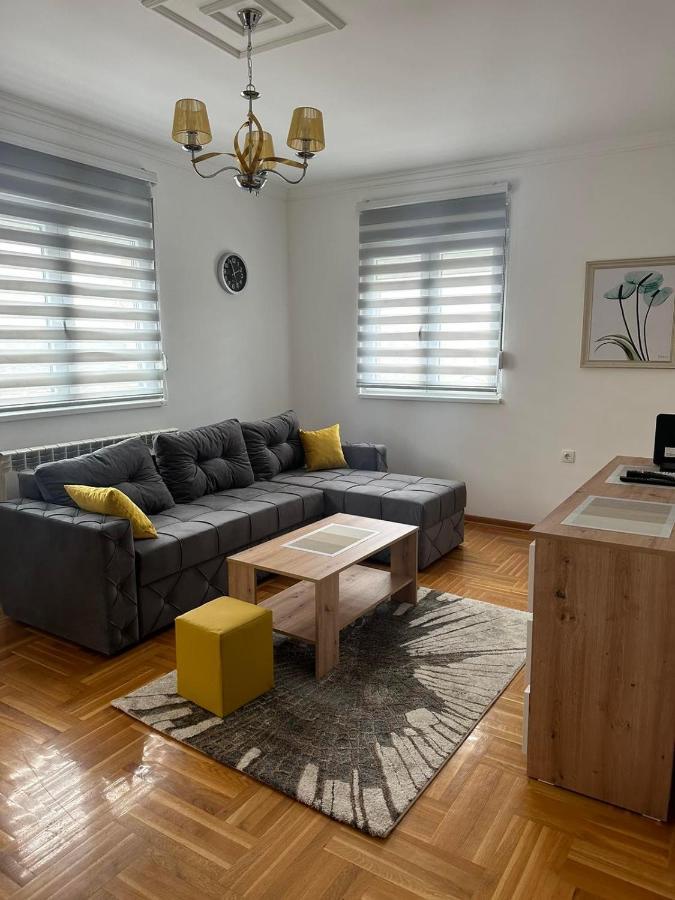 Port 2 Appartement Belgrado Buitenkant foto