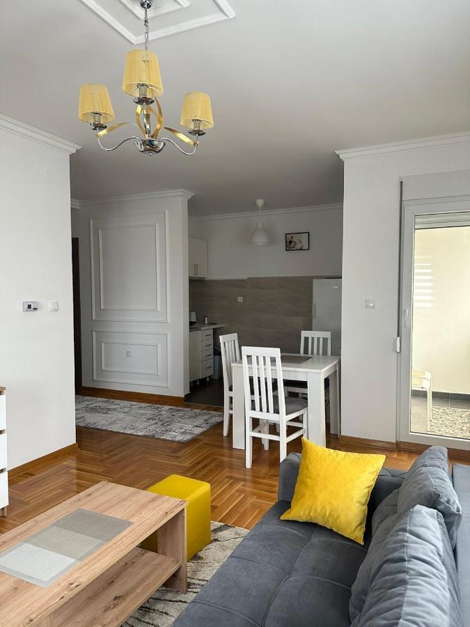 Port 2 Appartement Belgrado Buitenkant foto