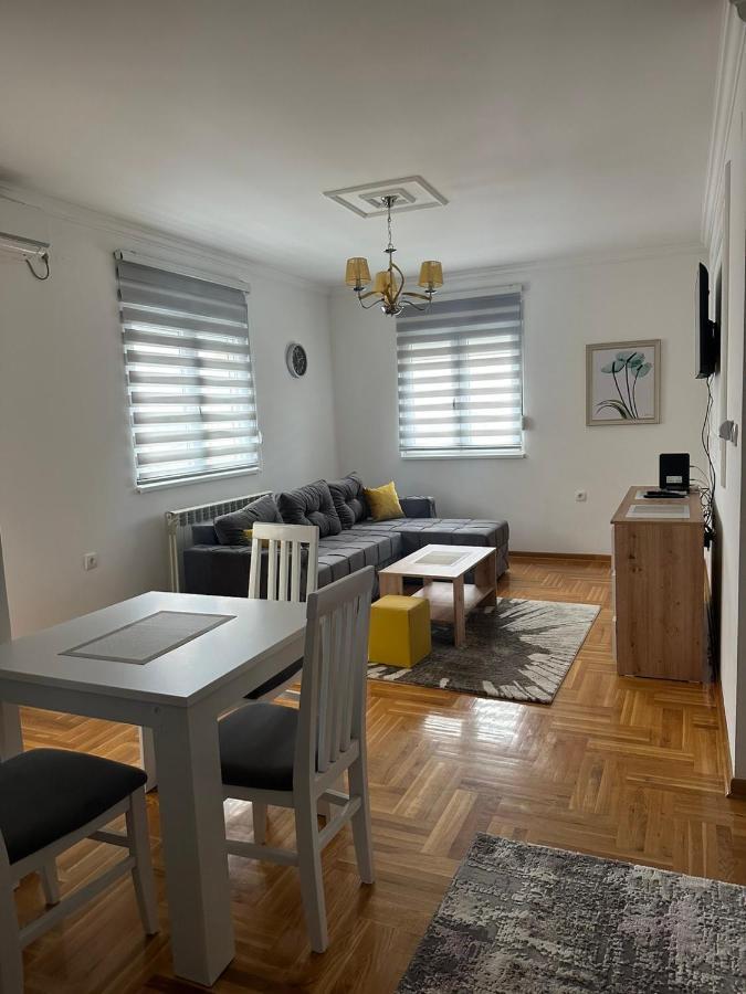Port 2 Appartement Belgrado Buitenkant foto