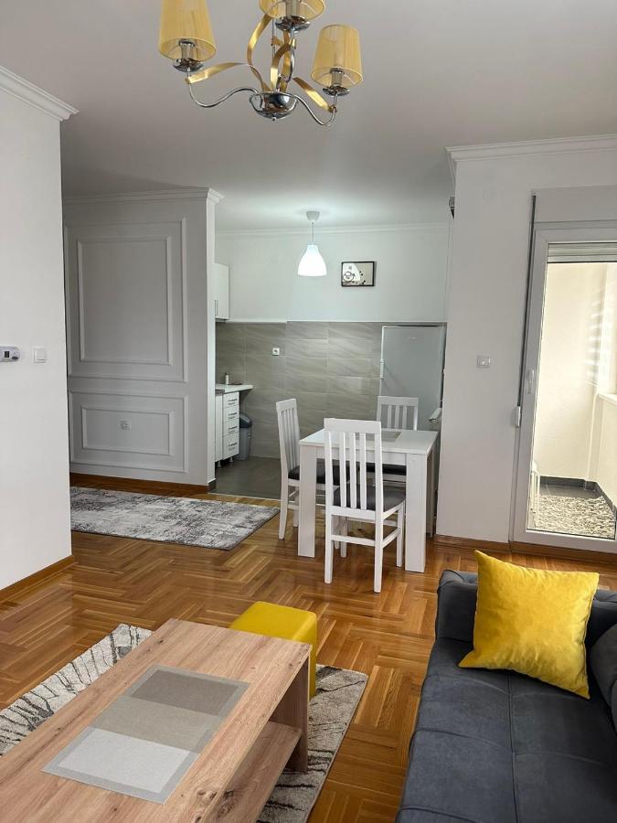 Port 2 Appartement Belgrado Buitenkant foto